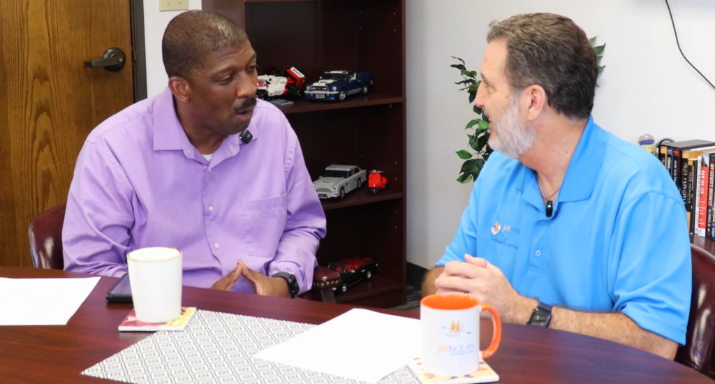 Wesley Witherspoon y Edward Amey conversan sobre los límites saludables en In The Same Boat.